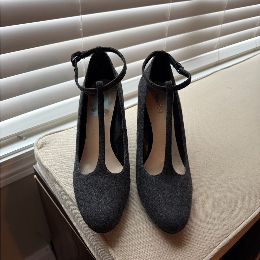 Nine West Hollison t-strap heels